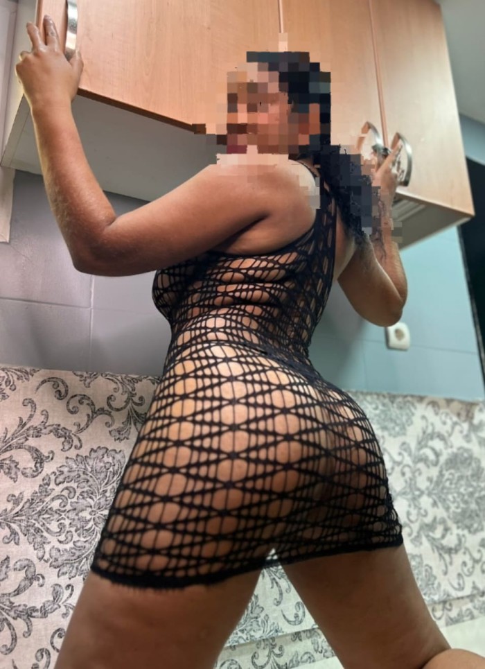 MORENAZA ANTOJADA DE PLACER TE ESPERO