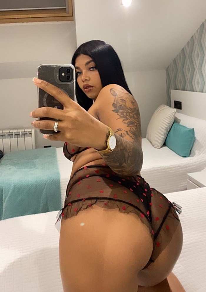 KARINA HERMOSA LATINA, MUY COMPLACIENTE Y SENS