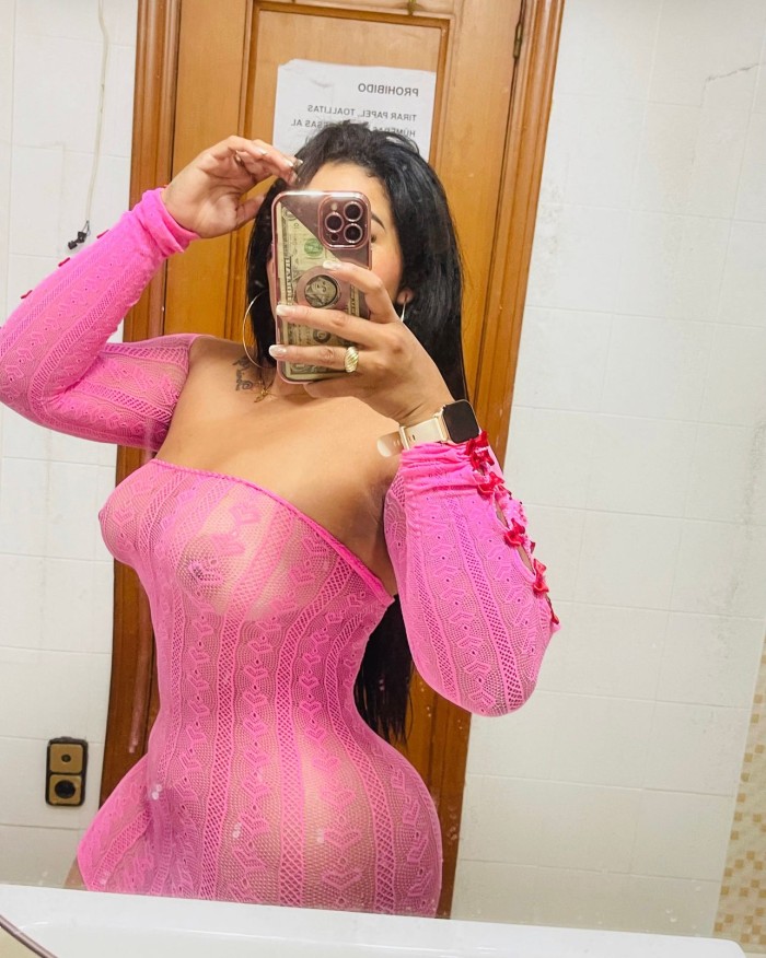 Sofi hermosa fiestera en Gandia, salidas 24 horas