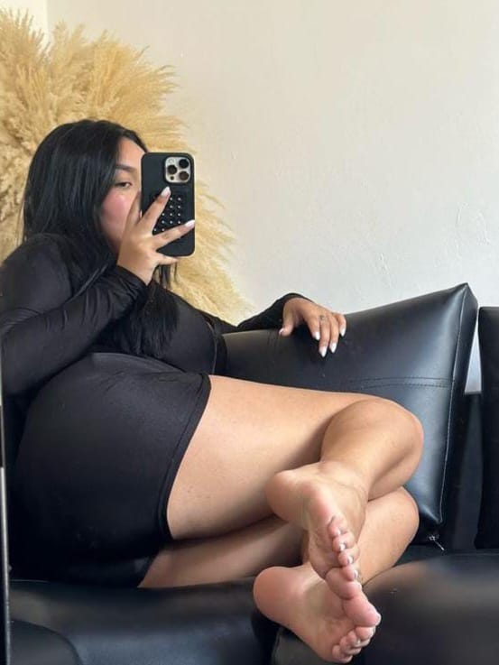 Bella morena agradable por tu zona