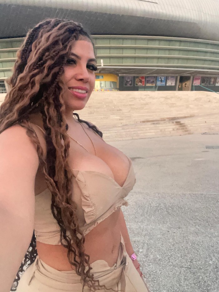 Hola amores soy Nikol soy nueva en Benidorm