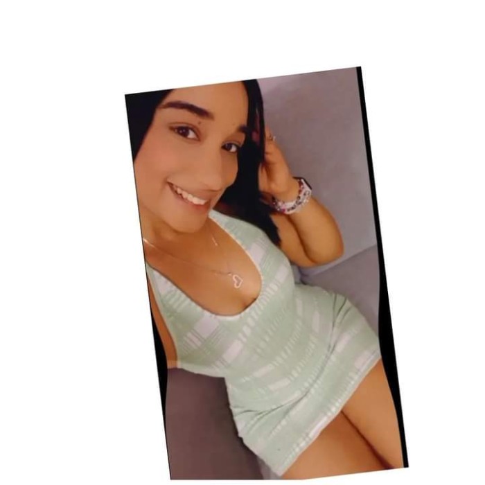 Estefania una jovencita traviesa y cachonda