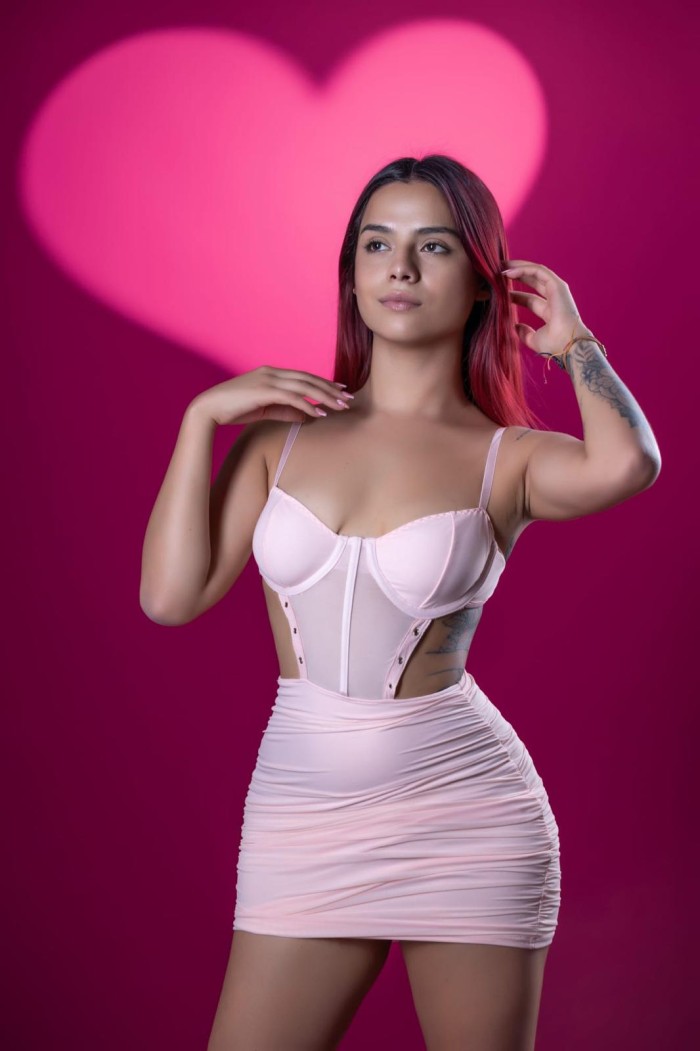 SOY  NICKOL TU EXÓTICA COLOMBIANA LISTA PARA ENCEN