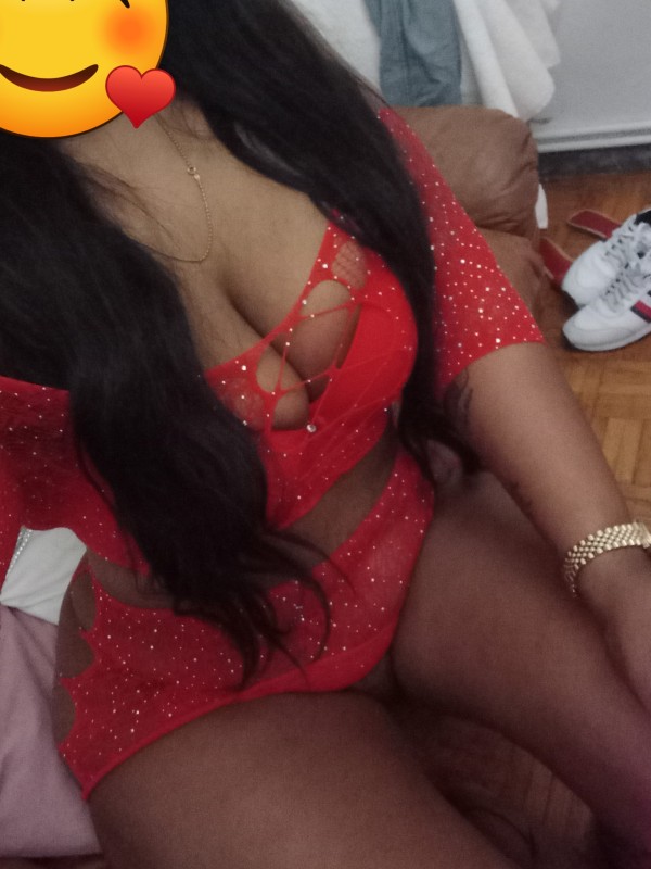 EXUBERANTE CHICA GUAPA LATINA CON 1,83>>centimetro muí alta y guapa