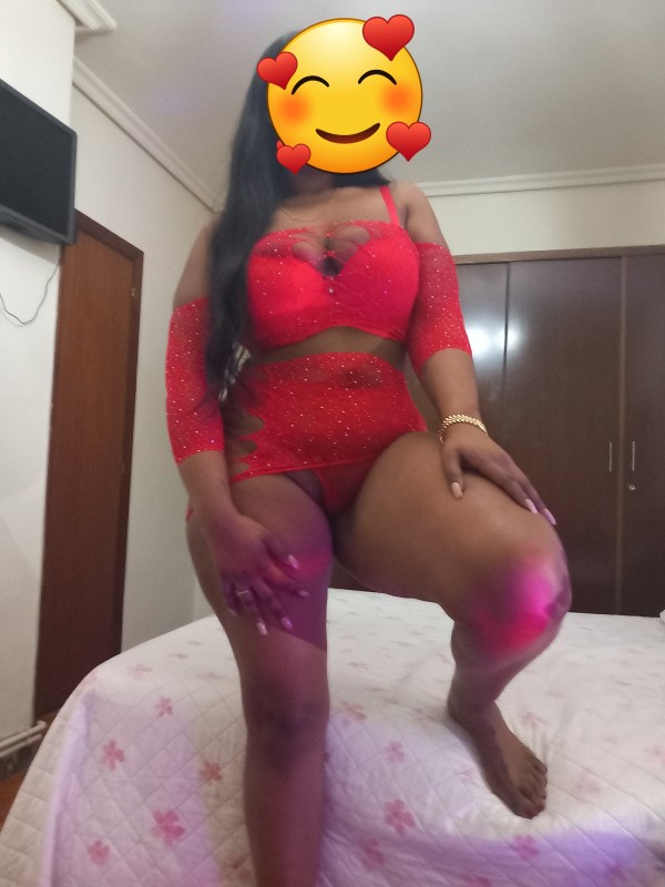 EXUBERANTE CHICA GUAPA LATINA CON 1,83>>centimetro muí alta y guapa