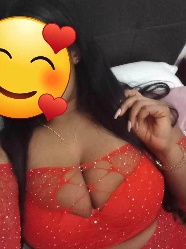 EXUBERANTE CHICA GUAPA LATINA CON 1,83>>centimetro muí alta y guapa