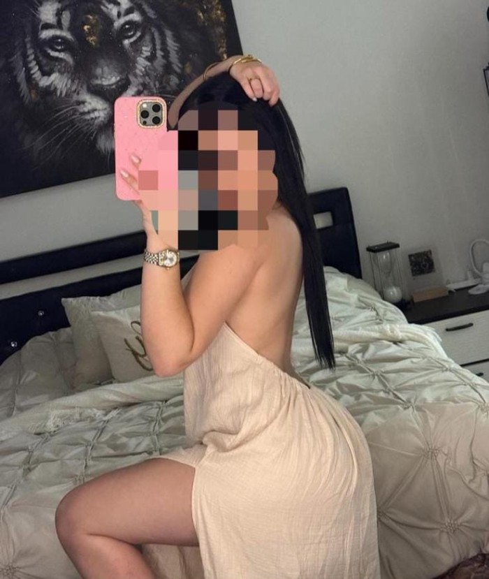 LATINA EXOTICA EXPERTA EN POSTURITAS Y UN POCO MAS