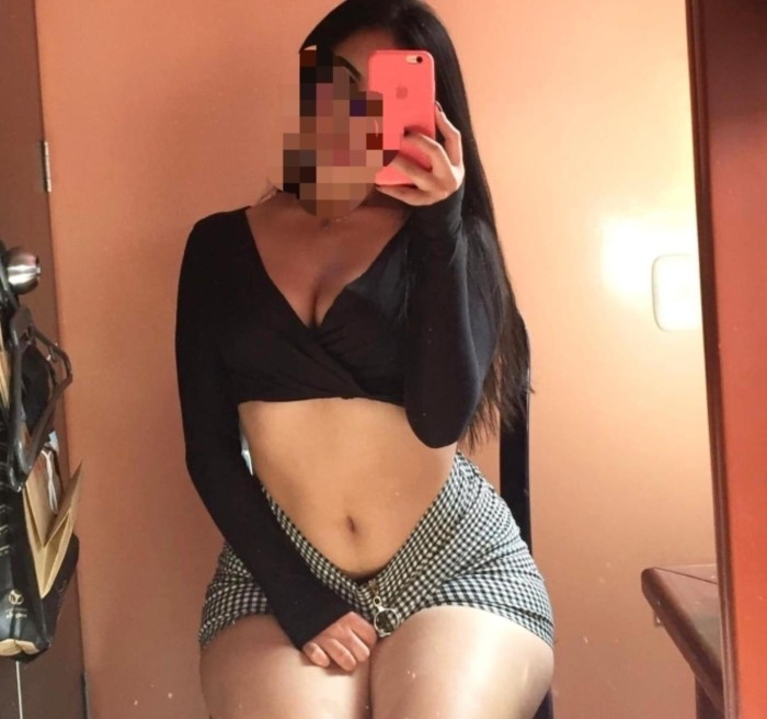 LATINA EXOTICA EXPERTA EN POSTURITAS Y UN POCO MAS