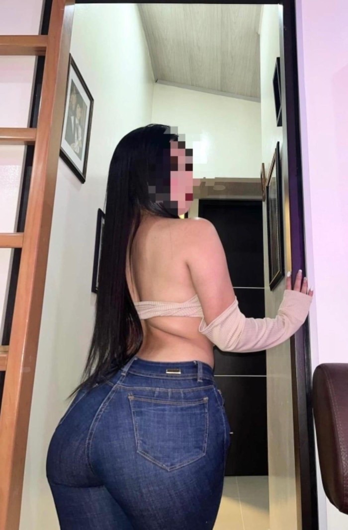 LATINA EXOTICA EXPERTA EN POSTURITAS Y UN POCO MAS