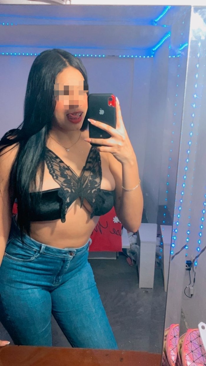 Kendra latina caliente zona sur