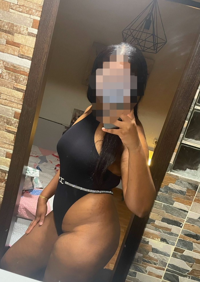 HOY AFROCOLOMBIANA MASAJES SEXO EN MI CAMA