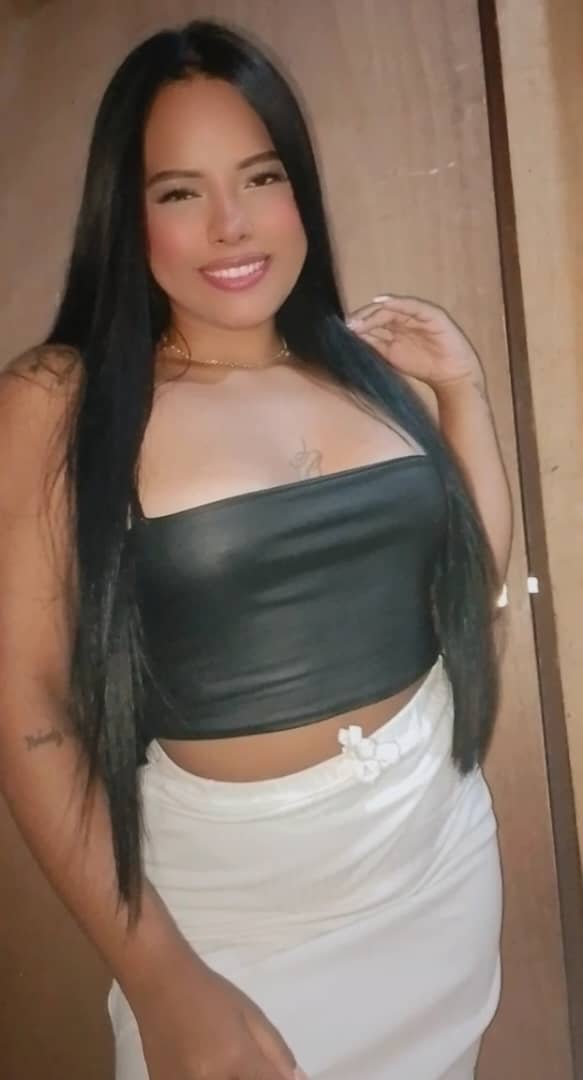 Hermosa latina jovencita SUPER NOVEDAD