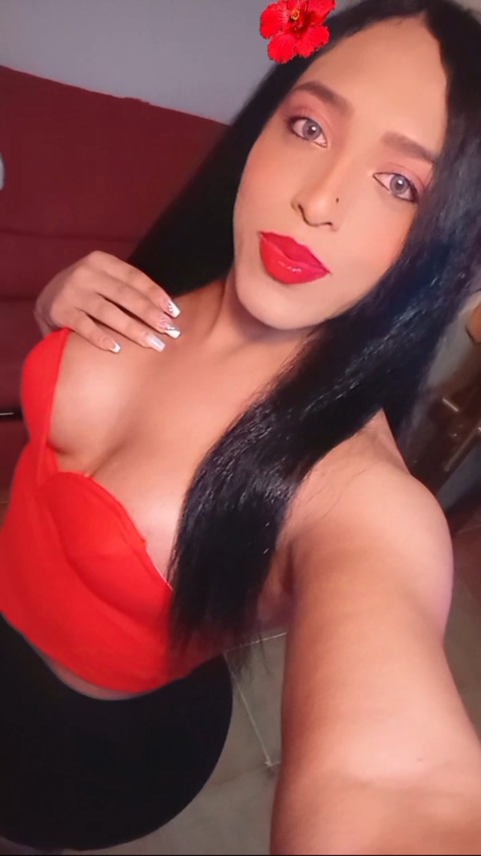 CHICA  MORENA DISCRETA REAL BUENA