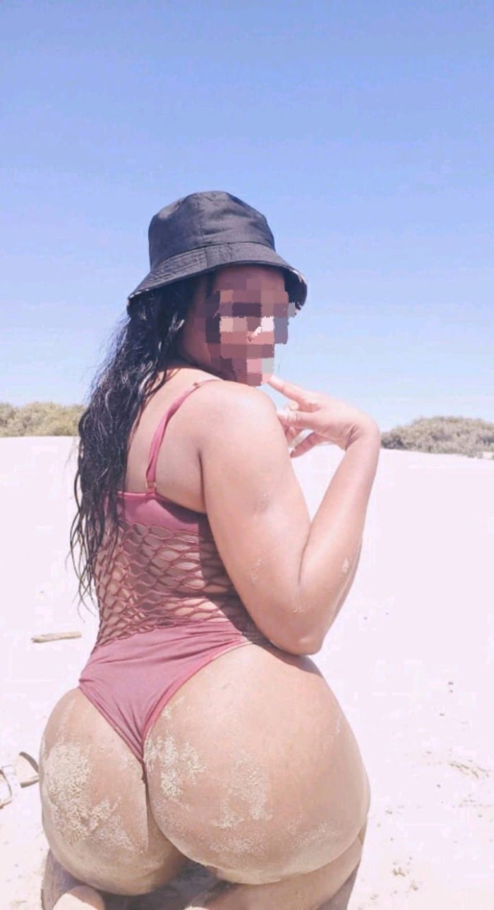 una mulata hermosa con un cuerpo delicioso