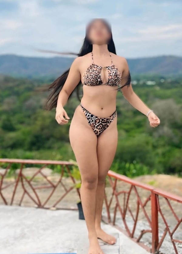 Sofia tú colombiana cachonda y apasionada