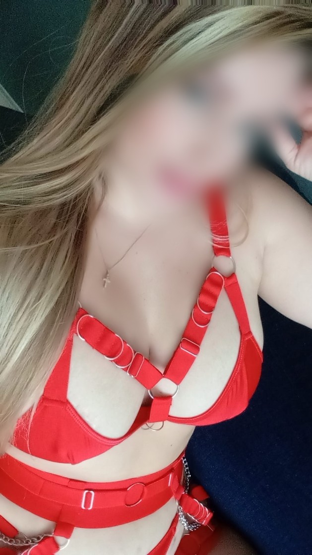 Rubia de LUJO muy viciosa, quiero SEXO AHORA!