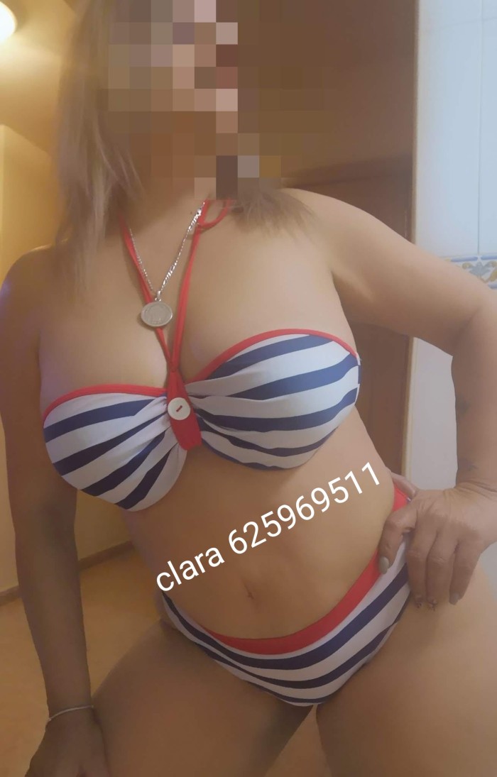 Clara colombiana madurita rubia con curvas