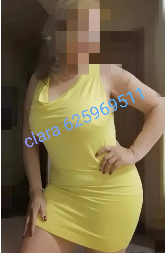 Clara colombiana madurita rubia con curvas