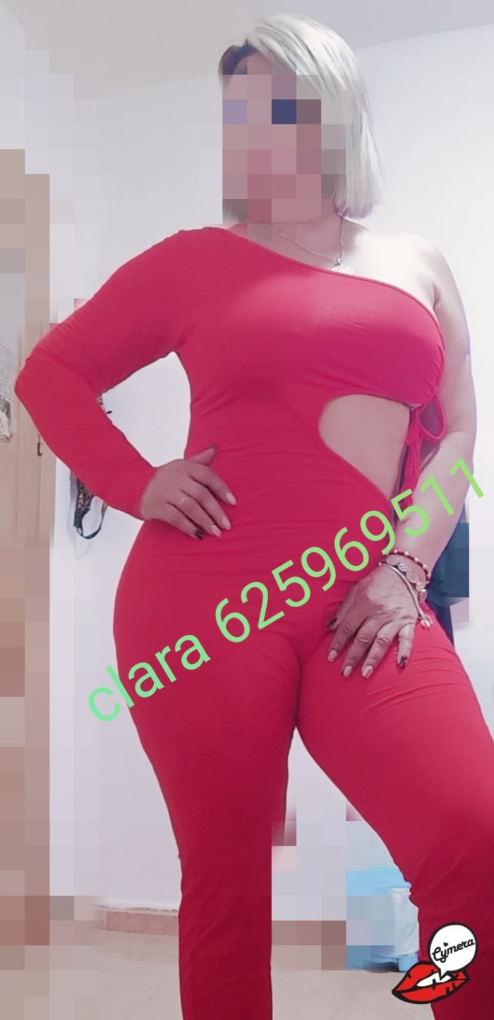 Bella latina madurita rubia cariñosa amable clara