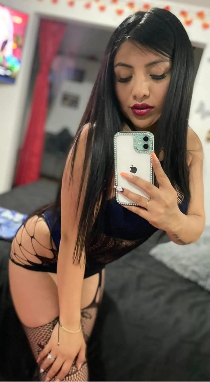 **CHICA NUEVA**ZOE GUAPA MORENA EN ELCHE CENTRO.