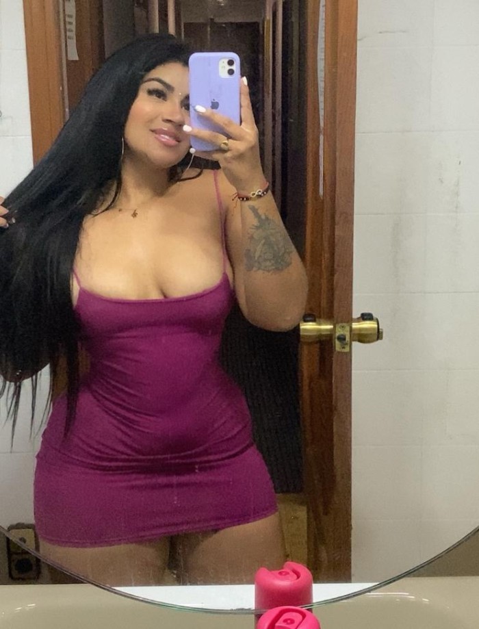 Sofia hermosa latina voluptuosa divertida risueña