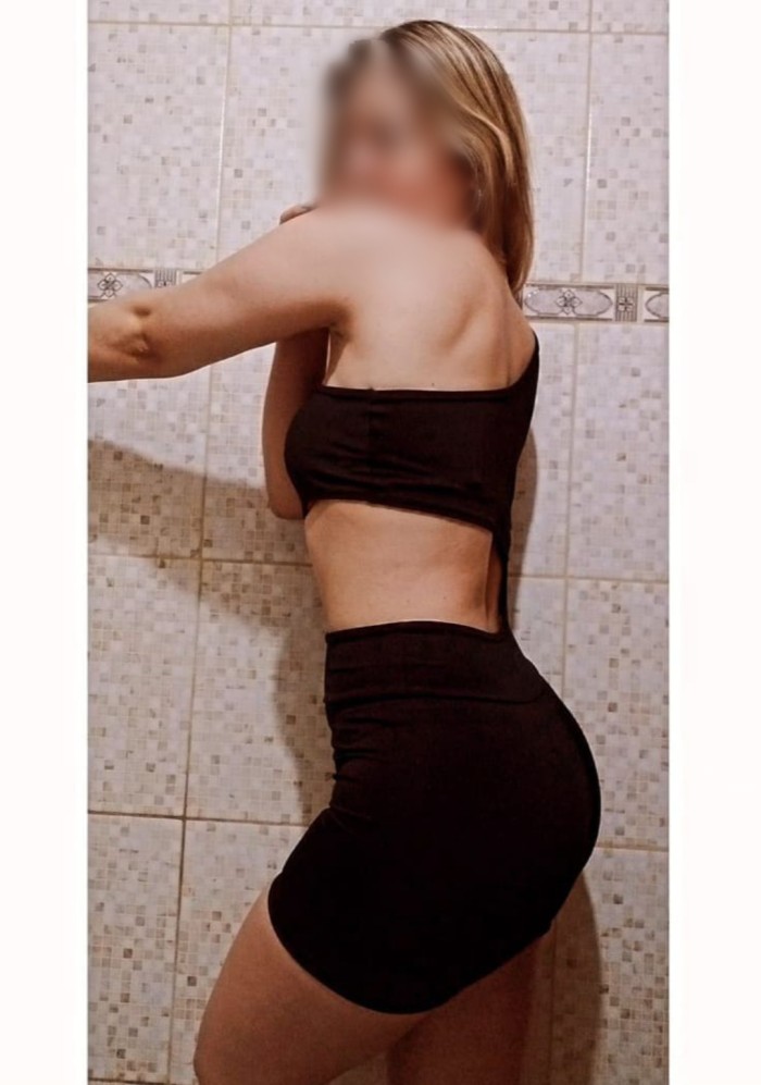 RUBIA EXQUISITA Y FLEXIBLE PARA TU RELAX ASEGURADO