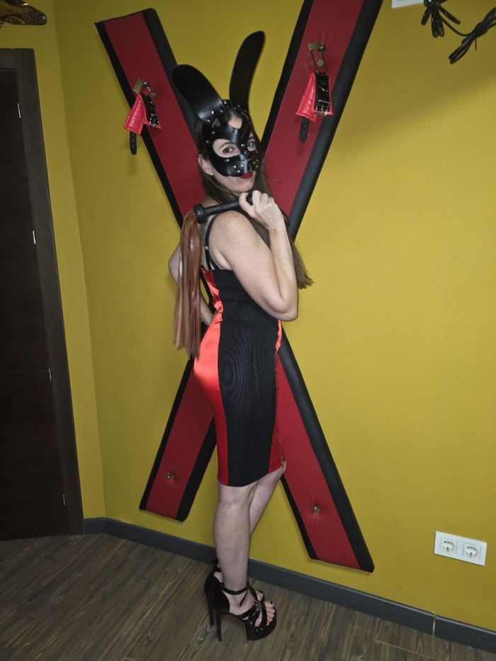 Dominatrix experimentada y cañera en Alicante