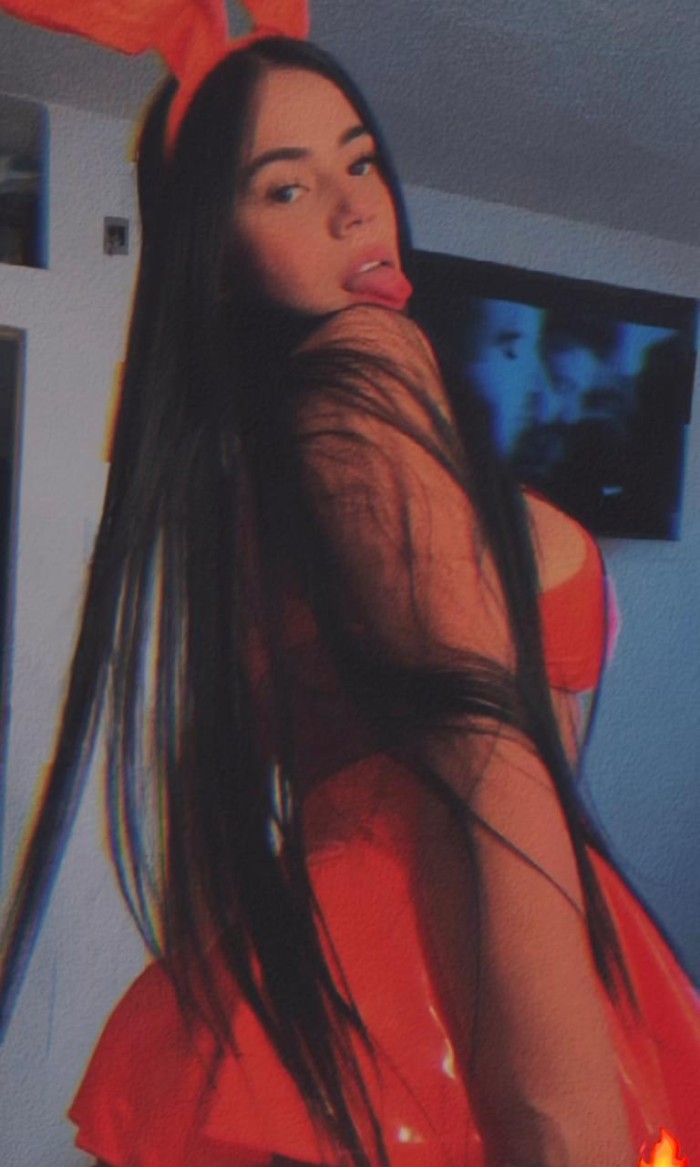 HERMOSA, ARDIENTE Y FIESTERA SOLO PARA TI