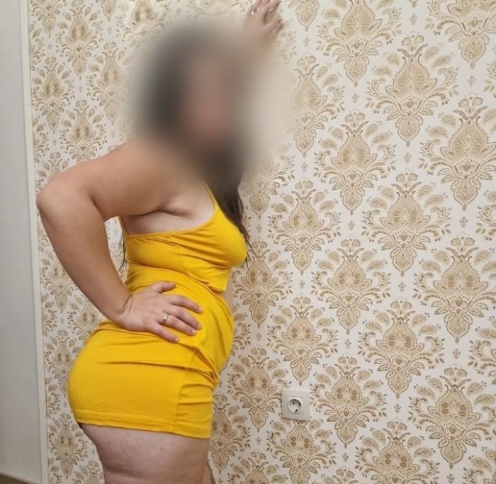 Buenorra curvy simpática Madrid sólo desplazamient