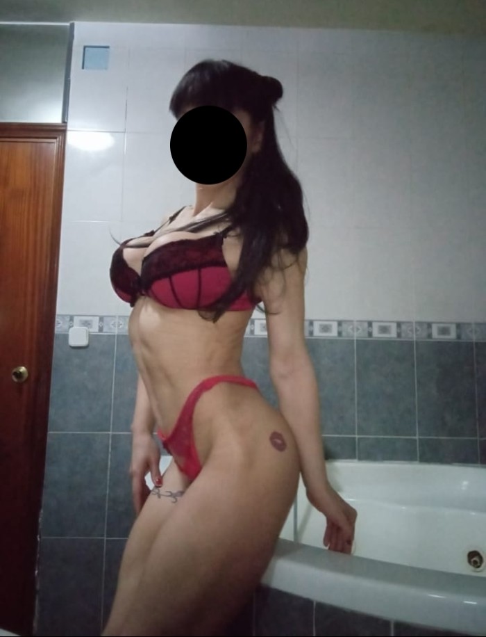 NATALIA, SOY UNA MILF EDUCADA Y COMPLACIENTE Y UNA