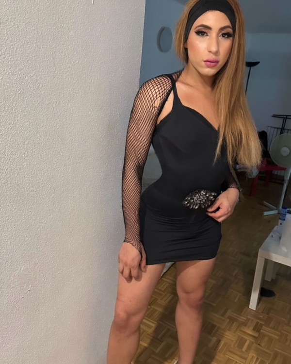 Sabrina TALADRO HUMANO UNA MUÑECA SEXUAL REAL