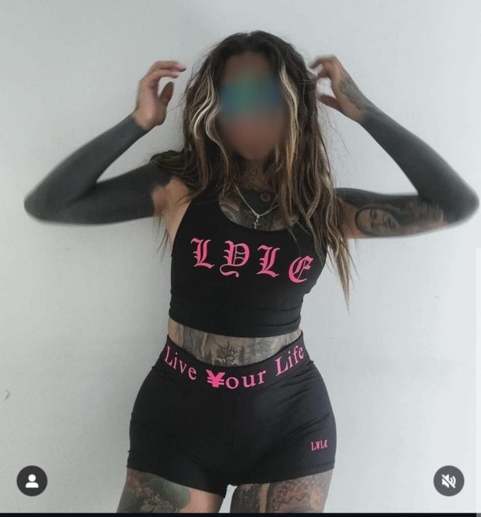 LATINA EXPLOSIVA, TATUADA Y CON EXPERIENCIA