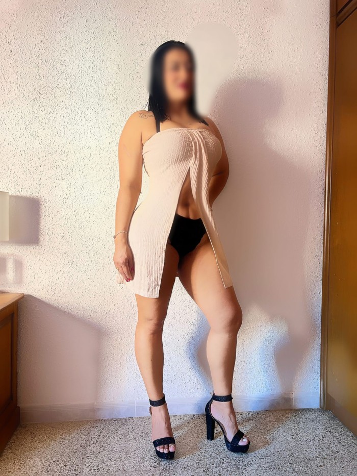 LUCIA 38 años,DULCE,DELICADA y muy ALEGRE