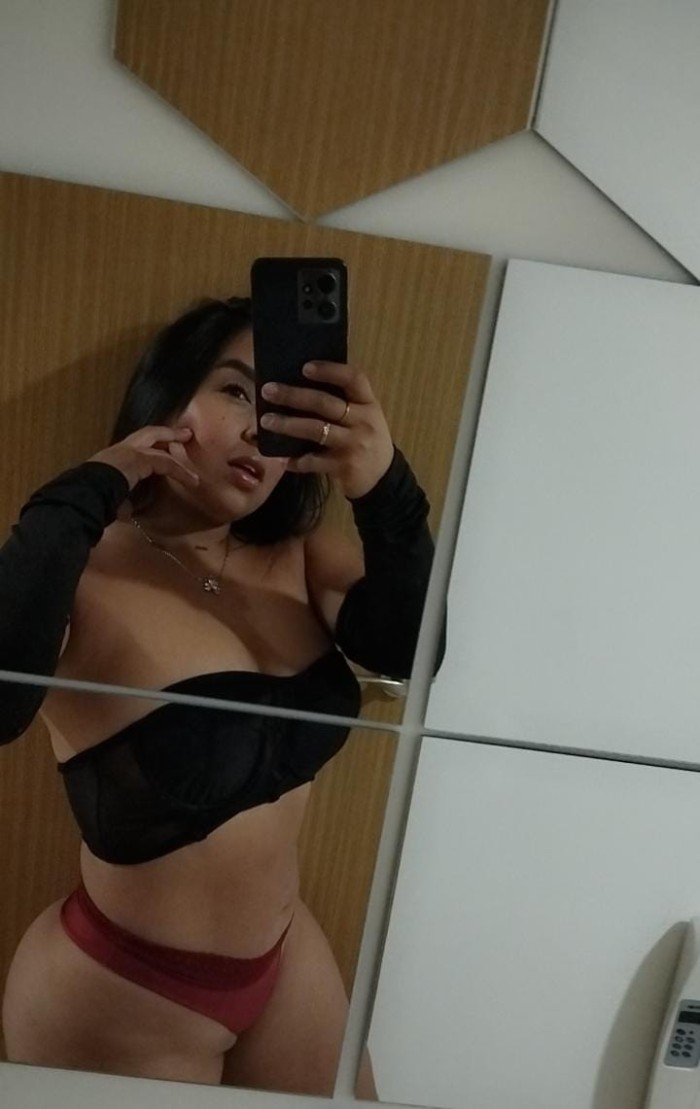 DIVERTIDA CARIÑOSA Y SEXY