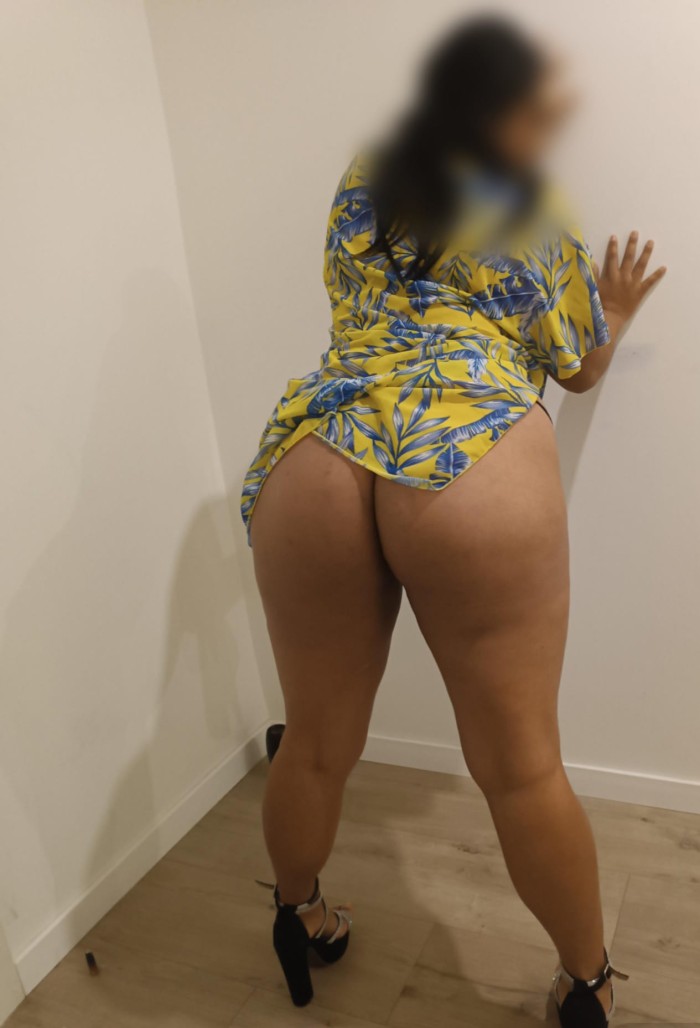 GRUPO DE CHICAS CON SITIO INDEPENDIENTE DISPONIBLE