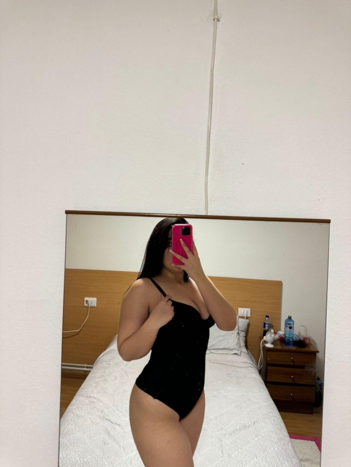 SOFIA HERMOSA COLOMBIANA 19 AÑOS CON SITIO PRIVADO