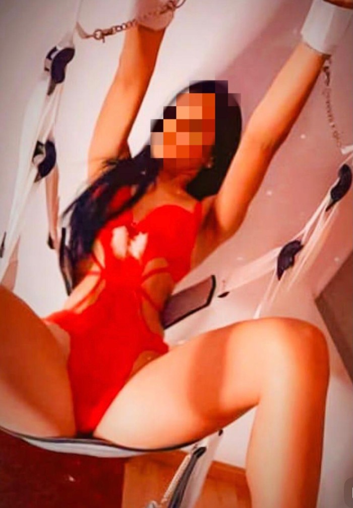 Latina caliente morbosa y fiestera 24 horas