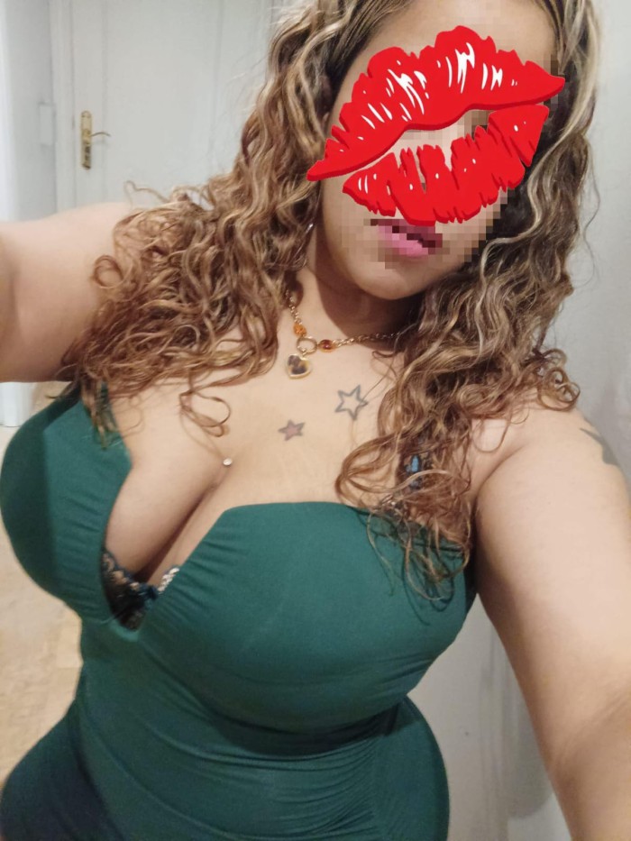 DOMINICANA ARDIENTE CON DESEOS DE SEXO