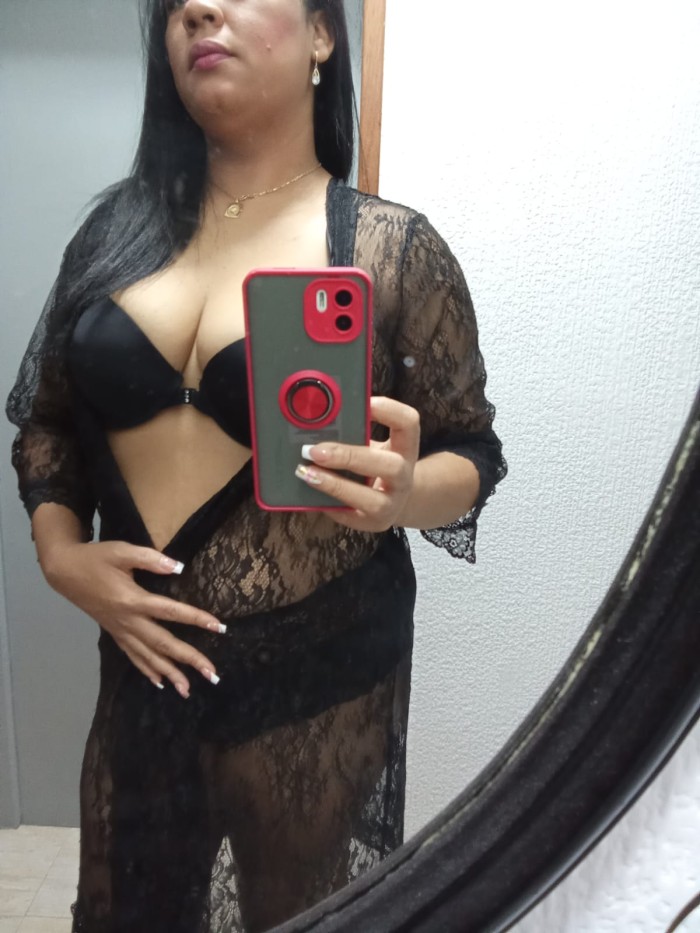 SENSUAL ARDIENTE MORENAZA EN MONZON