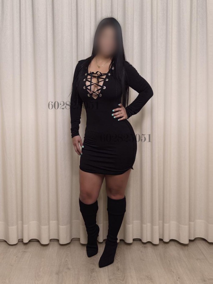 UNA MUJER DIVINA, EXQUISITA Y EXOTICA EN TRIANA