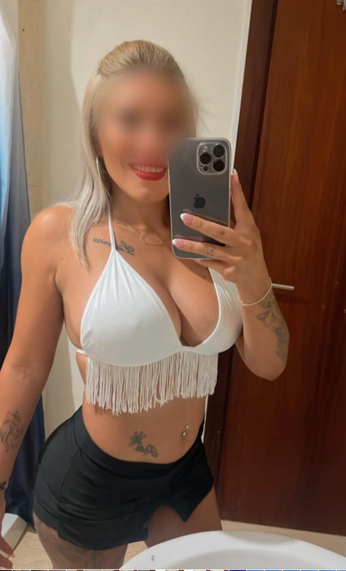 RUBIA EXPLOSIVA TATUADA DE PASO POR TU CIUDAD 24H