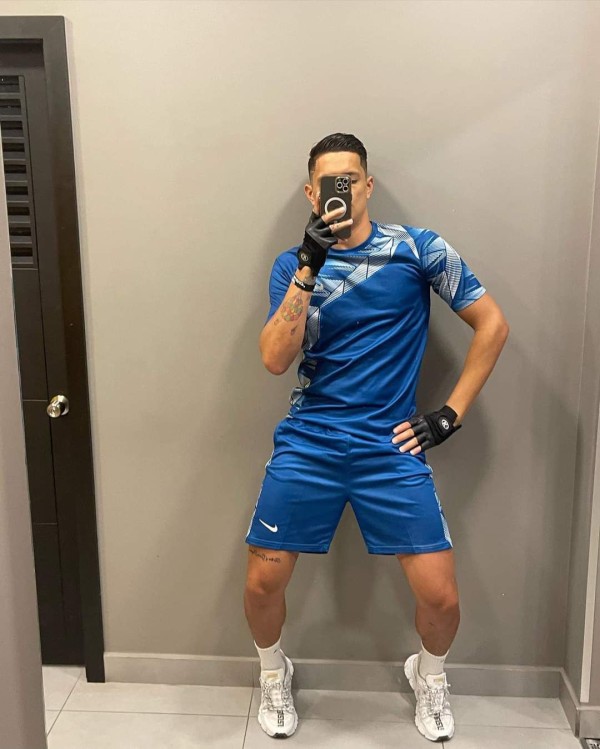 HERMOSO MODELO COLOMBIANO RECIÉN LLEGADO A TU PAÍS