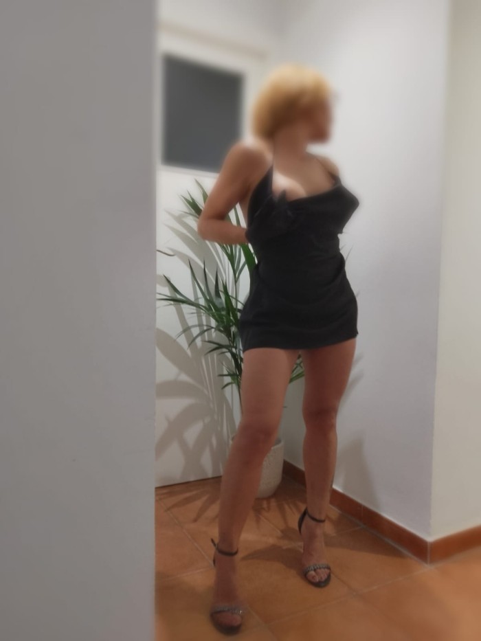 LATINA ESCORT DE CUERPO SEDUCTOR