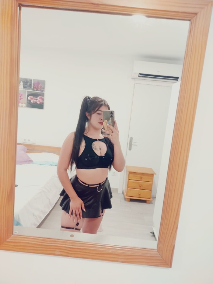 HERMOSA LATINA DISPONIBLE SALIDAS 24H