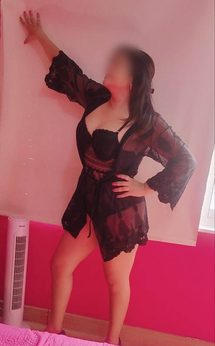 **CHICA NUEVA EN LA CIUDAD**LETICIA GUAPA EN LIRIA