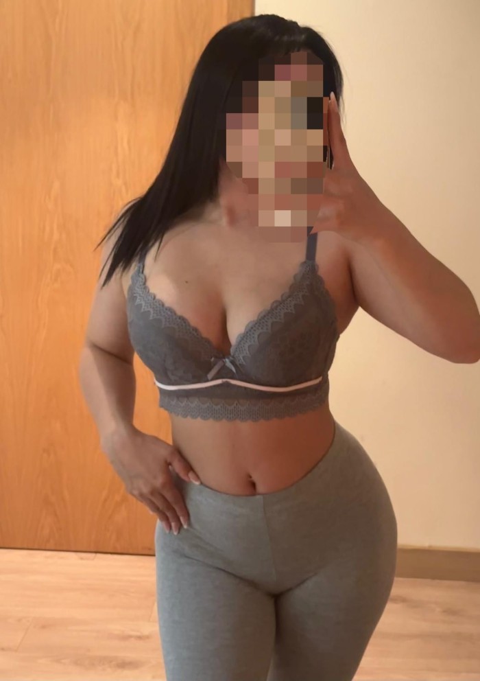 DELICIOSA JOVENCITA DE VCURVAS ARDIENTES Y CANDENT