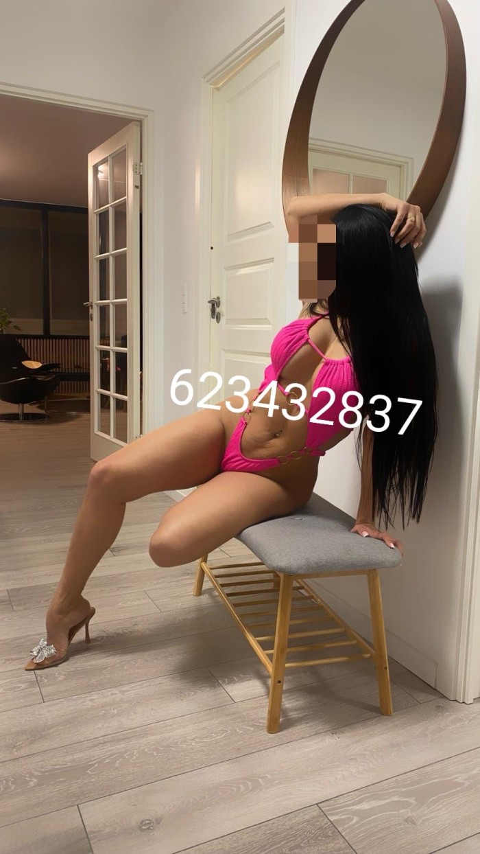 Nina, mujer joven novedad en Lleida !