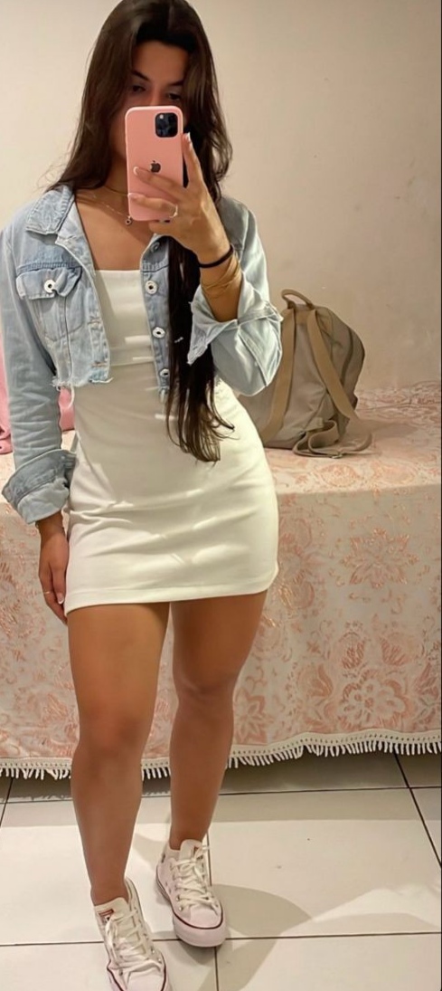 Jovencita guapa traviesa