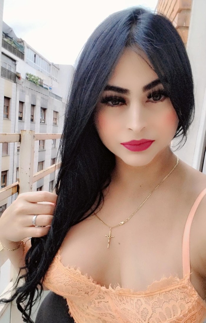 SENSUAL FIESTERA ARDIENTE POLLONA TRANS DE LUJO