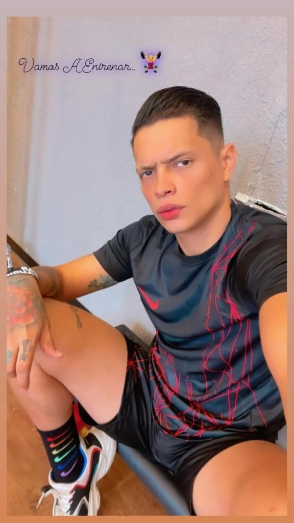 HERMOSO MODELO COLOMBIANO RECIÉN LLEGADO A TU PAÍS